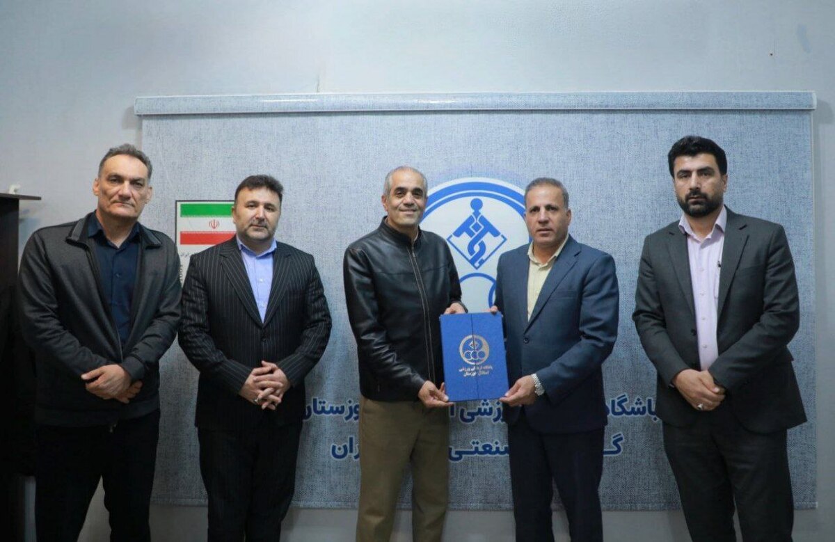 مراسم معارفه بهنام ابوالقاسم پور در باشگاه استقلال خوزستان برگزار شد